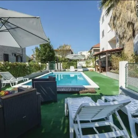 Holiday home Kuca/Apartman S Bazenom Split