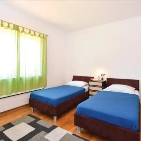 Kuca/Apartman S Bazenom Hébergement de vacances