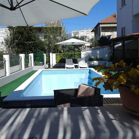 Kuca/Apartman S Bazenom * Split